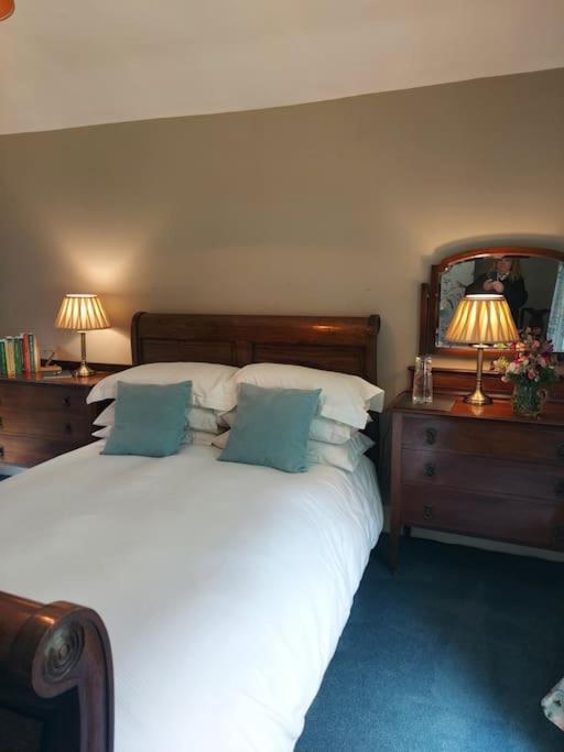 The West Wing Bed & Breakfast Whitford Dış mekan fotoğraf