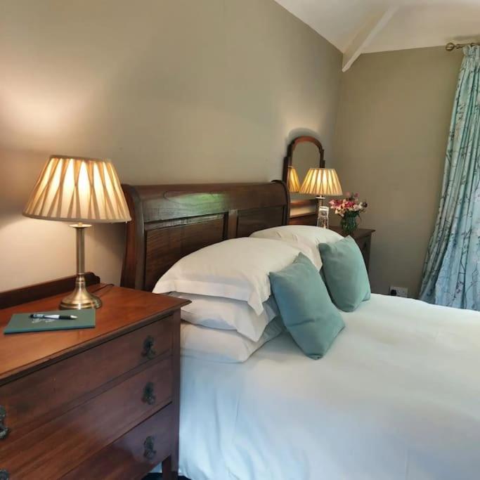 The West Wing Bed & Breakfast Whitford Dış mekan fotoğraf